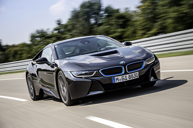 O novo BMW i8 chega na primavera e vai ser o segundo modelo da gama i