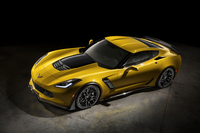 O Z06 recebe um motor supercharged de 6.2 litros que vai ter pelo menos 625cv