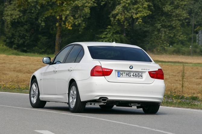 BMW 320d Navigation (E90) LCI