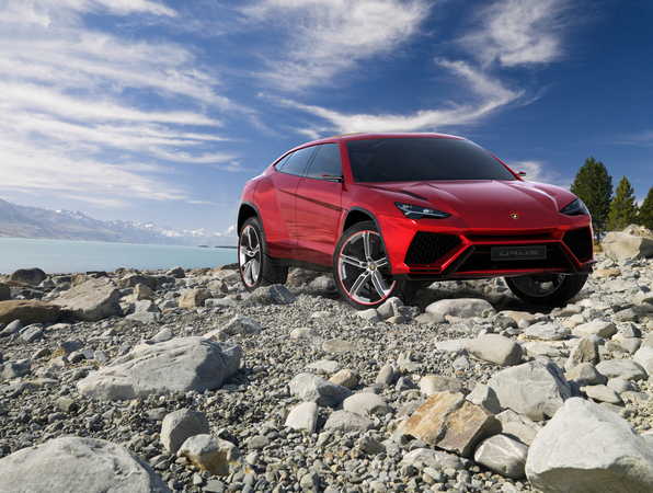 O Urus foi apresentado pela primeira vez na edição de 2012 do Salão Automóvel de Pequim