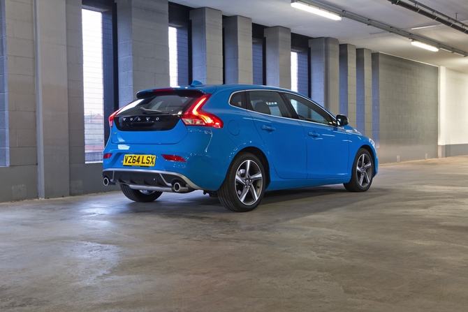 Volvo V40 T4 R-Design Momentum Powershift