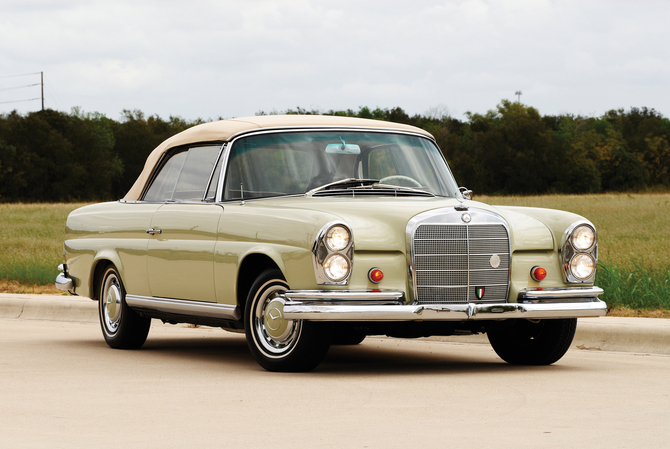 Mercedes-Benz 220 SE Cabriolet