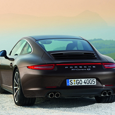 Les versions Coupé et Cabriolet de la 911 Carrera 4 S sont dotées d’un moteur Boxer 3,8 litres à l’arrière de 400 ch