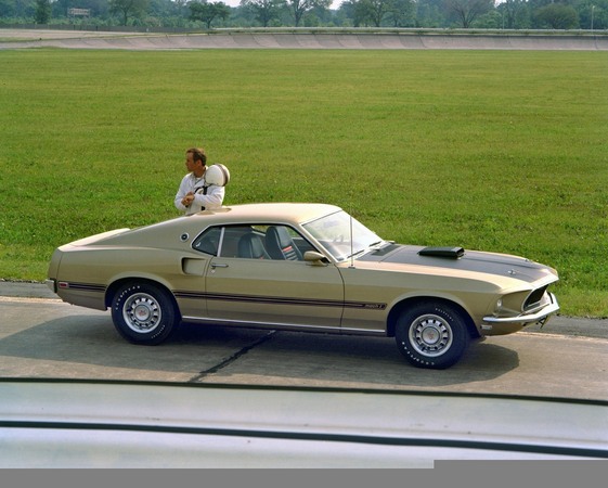 Ford Mustang Mach 1