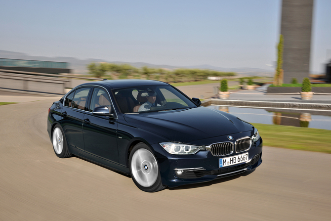 BMW 320d EfficientDynamics Luxury AT