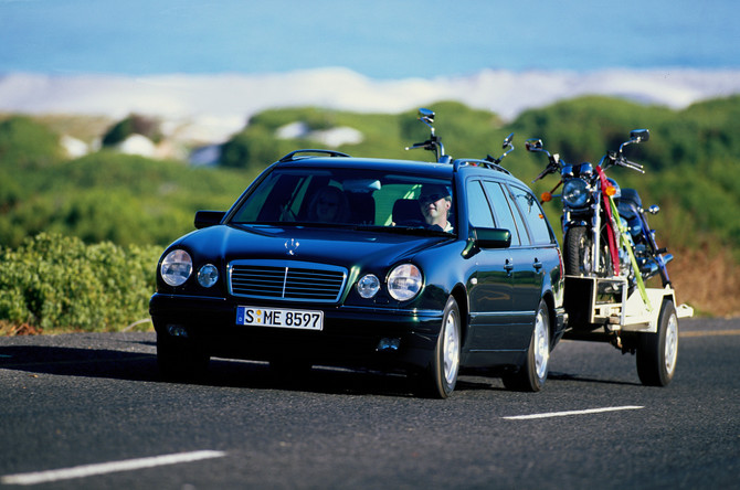 Mercedes-Benz E 200 Estate AT