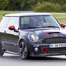 O MINI JCW GP cumpriu uma volta ao circuito de Nürburgring em 8:23