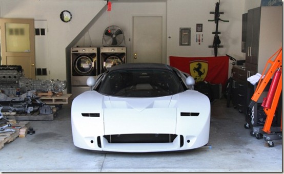 Concept Ford GT90 in garage