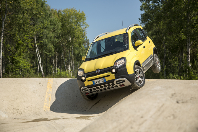 Capacités tout-terrain typiques d'un véritable SUV grâce à la transmission intégrale «Torque on demand»