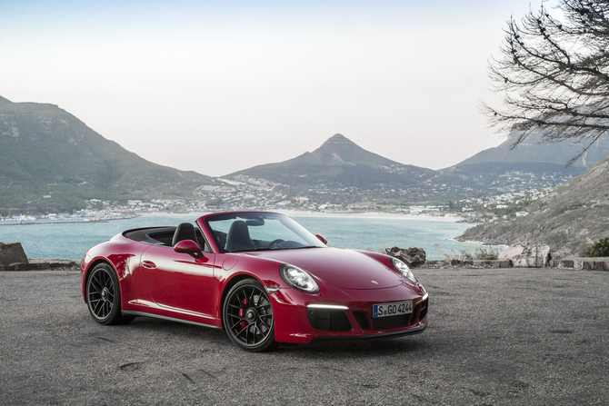 Porsche 911 Carrera GTS Cabriolet