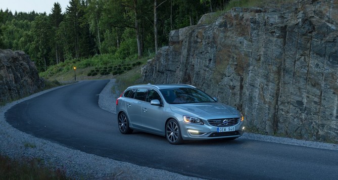 Volvo V60 1.6 T4 Momentum Powershift