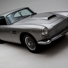 Aston Martin DB4