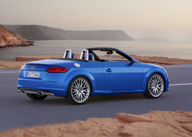 Two different four-cylinder engines are offered with the Roadster variant