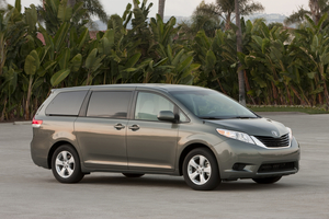 Toyota Sienna LE FWD V6