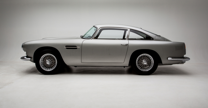 Aston Martin DB4