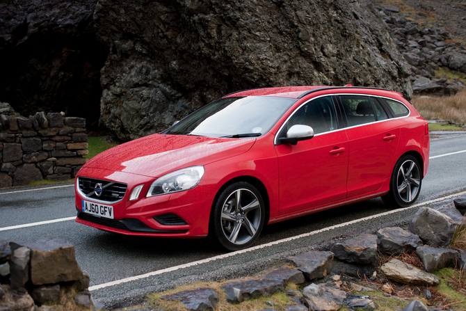 Volvo V60 2.0 D3 R-Design Premium 