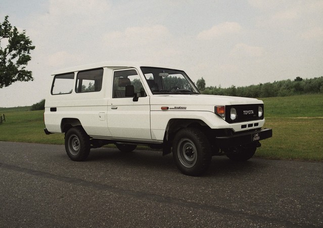 Toyota Landcruiser 70 LX