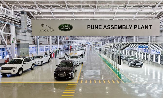 A fábrica Jaguar Land Rover em Pune produz o XF e o Freelander