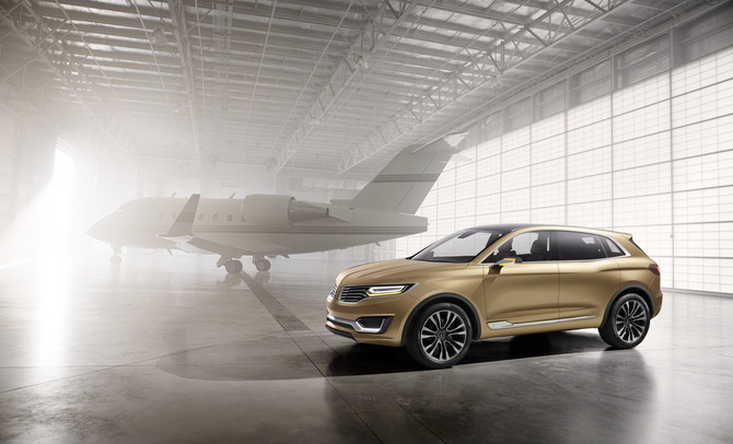 The launch of Lincoln in China will happen by the hand of the MKZ sedan and MKC SUV, both produced in the United States