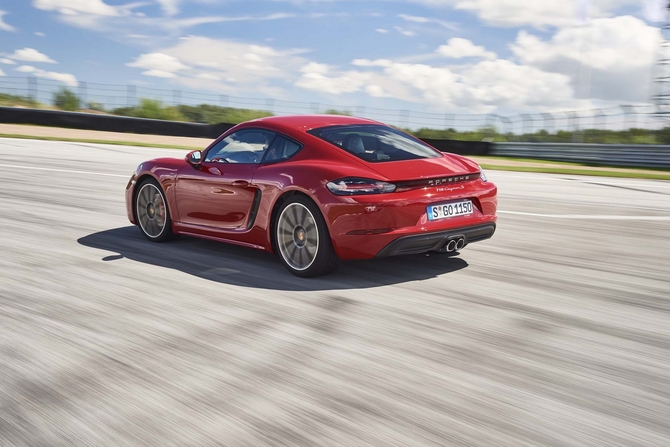 Porsche 718 Cayman S PDK