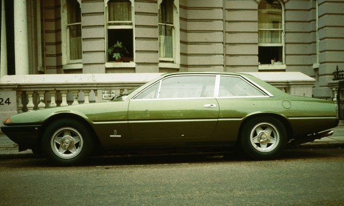 Ferrari 365 GT/4 2+2