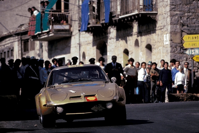 Opel GT 1900