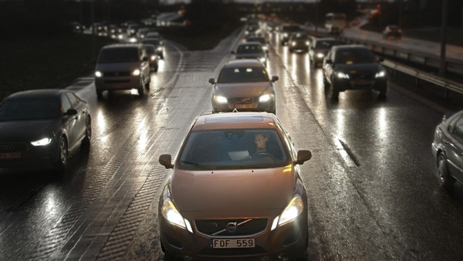 Os primeiros veículos com esta tecnologia só devem chegar à estrada em 2017