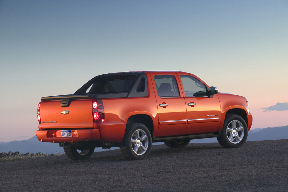 Chevrolet Avalanche LS 2WD