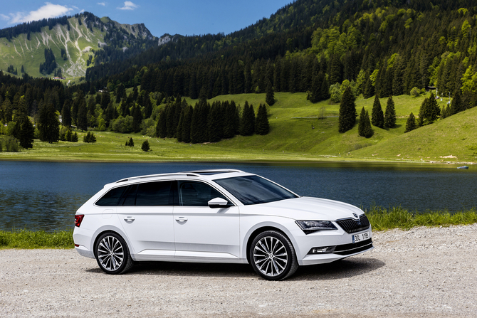 Skoda Superb 2.0 TDI Ambition DSG 4x4