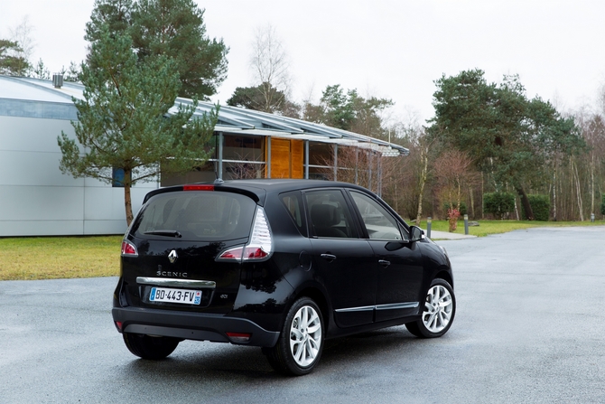 Nouveaux Renault Scénic et Grand Scénic bénéficeny de consommations réduites de 15%. 