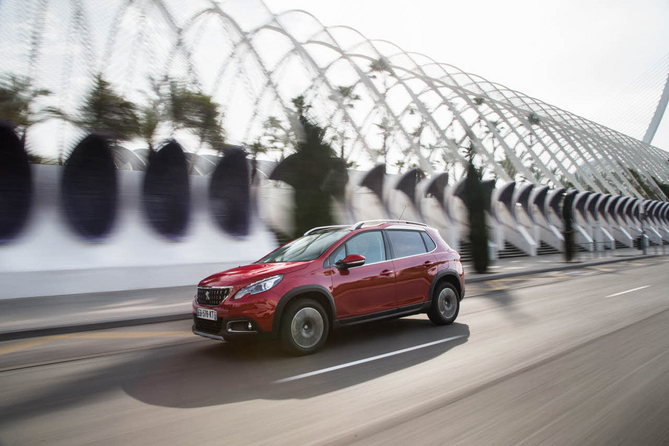 Peugeot 2008 Style 1.6 BlueHDi