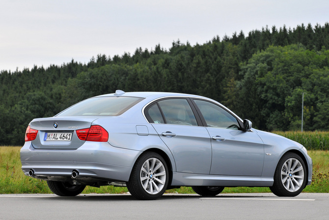 BMW 335i Navigation (E90) LCI