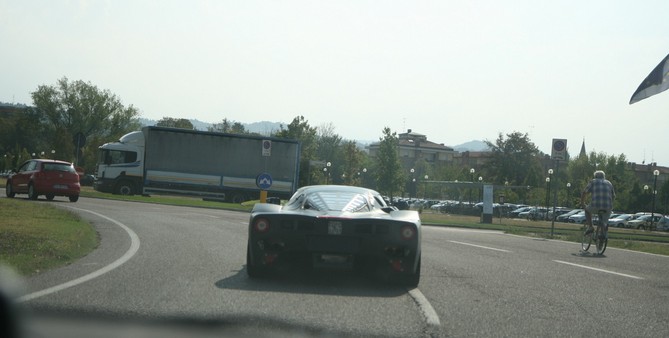 Apanhei o novo Ferrari Enzo / F70 em testes!