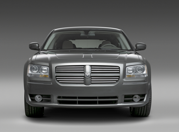 Dodge Magnum 5.7 R/T RWD