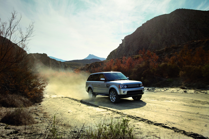 2013 Range Rover Sport Gets New Wheels and Carbon Fiber Trim