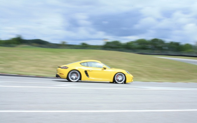 Porsche 718 Cayman S PDK