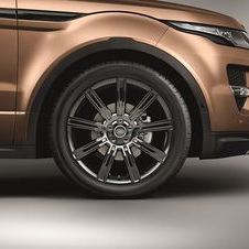 A Land Rover lançou quatro novos designs de jantes para a versão de 2014 do modelo