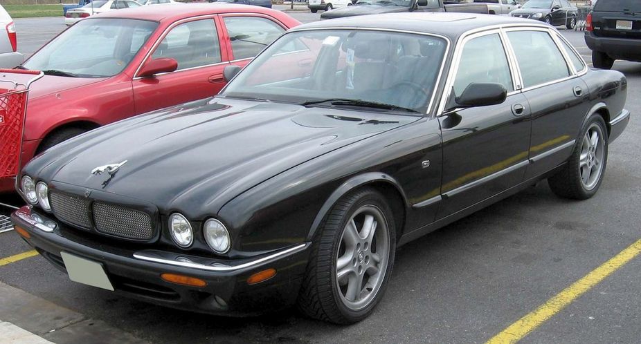 Jaguar XJR