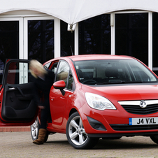 Vauxhall Meriva MPV 1.4T 120hp S (AC)