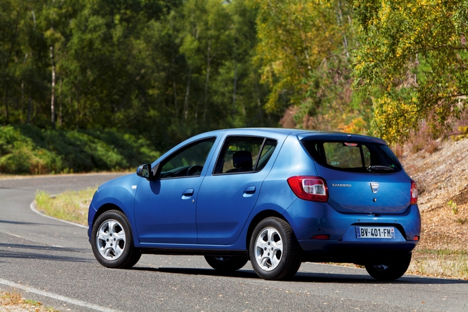 More prominent wheel arches and indented flanks characterize the new exterior.