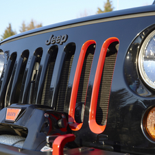 Jeep Wrangler Level Red