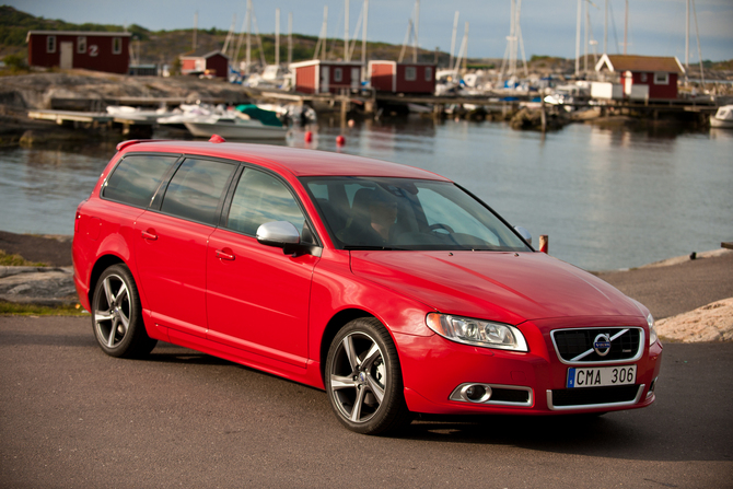 Volvo V70 T4F R-Design