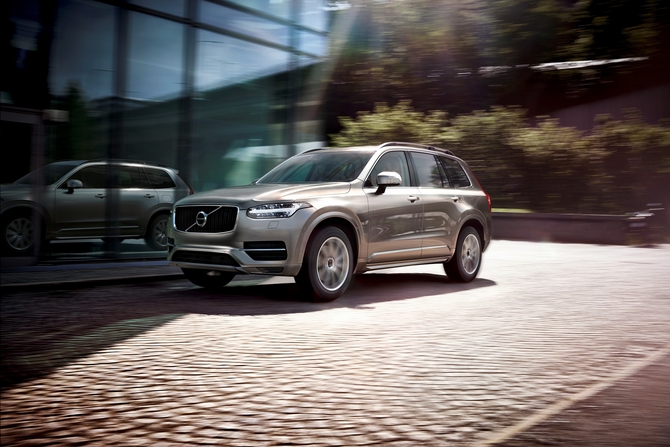 The new XC90 is based on the new Volvo Scalable Platform Architecture (SPA) and will be equipped with the new engine family Drive-E