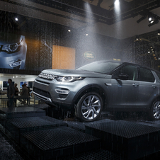 A Land Rover apresentou o novo Discovery Sport em Paris