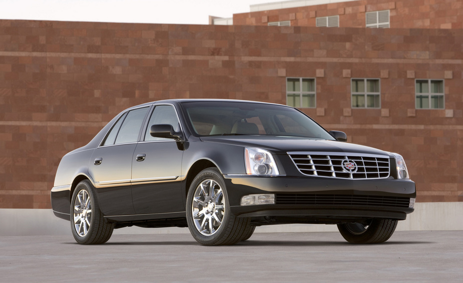 Cadillac DTS V8