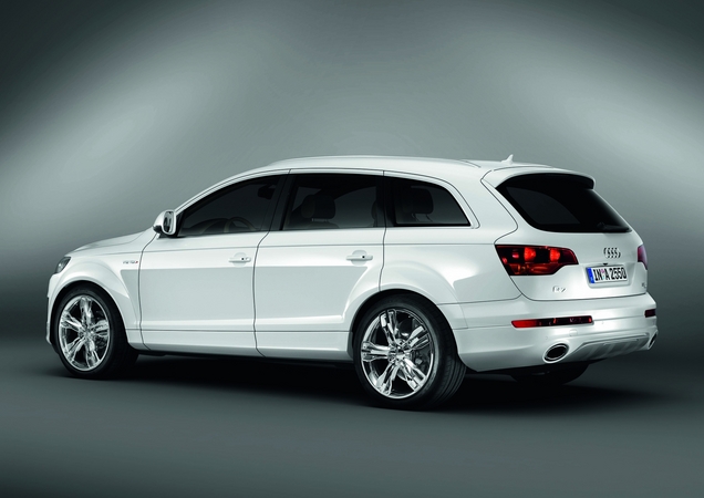 Audi Q7 coastline