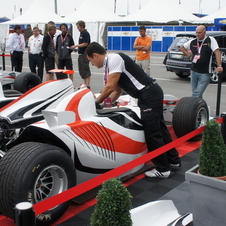 F1 3 seater at the WTCC Porto 2011