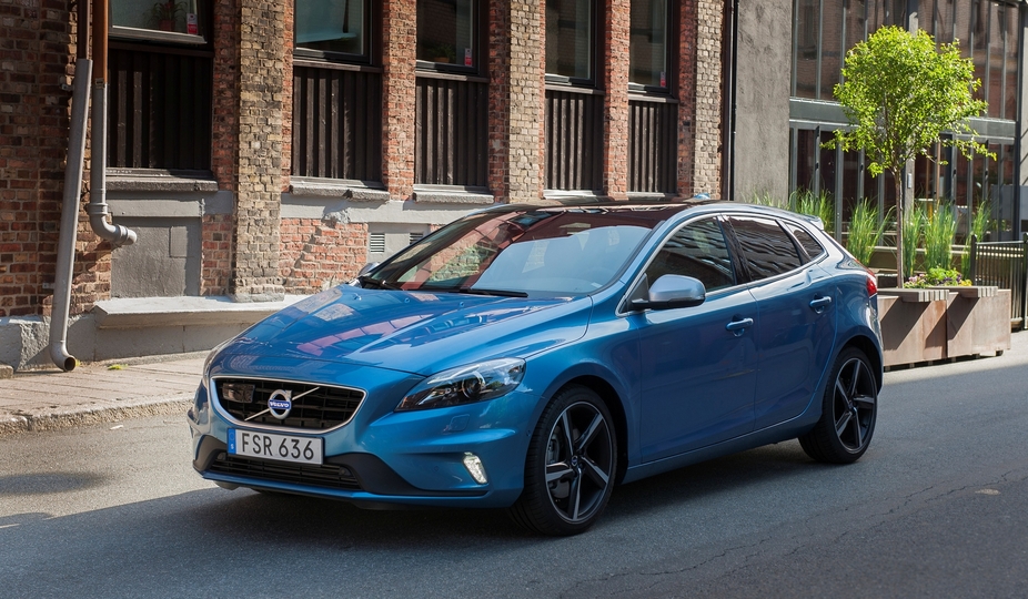 Volvo V40 T2 R-Design Momentum Geartronic