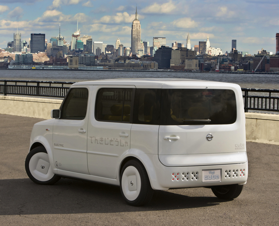 Nissan Denki Cube