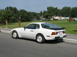 Porsche 944 2.7